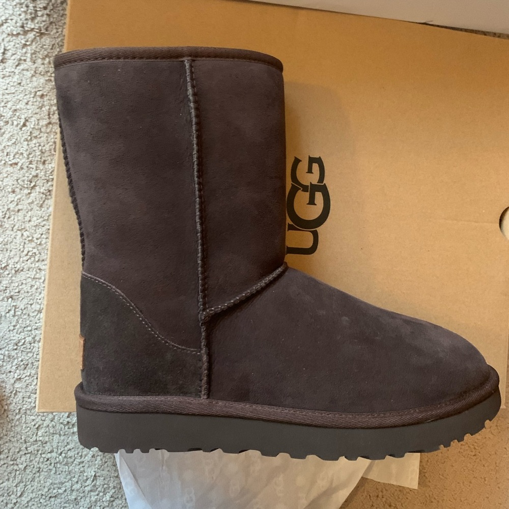 UGG Chocolate classic short boot
